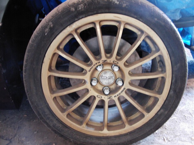 A gold version of the wheels my Murtaya will wear.